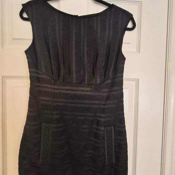 Anne Klein Black Dress with Silver Metallic Thread, Size 4 - Picture 13 of 14